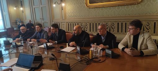 Il centrodestra si compatta contro Lo Russo e Askatasuna: "Così si consegna la Città" Il centrodestra si compatta contro Lo Russo e Askatasuna: "Così si consegna la Città"