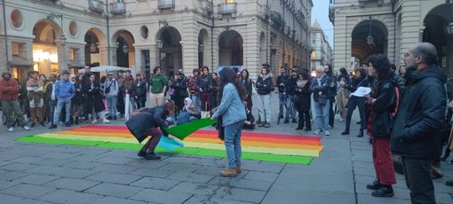 Torino in piazza contro il razzismo: &quot;La mafia è razzista, specula sui migranti&quot;