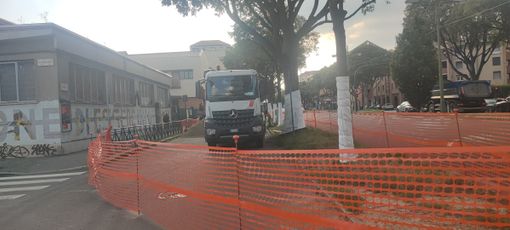 Piazzetta pedonale davanti allla Martin Luther King: chiude il controviale di Corso Francia Piazzetta pedonale davanti allla Martin Luther King: chiude il controviale di Corso Francia