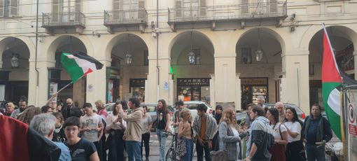 Boicottare Israele: il presidio in via Po per sostenere l'Università di Torino Boicottare Israele: il presidio in via Po per sostenere l'Università di Torino