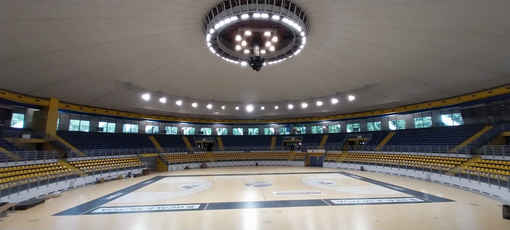 Illuminazione del palazzetto dello sport di Torino