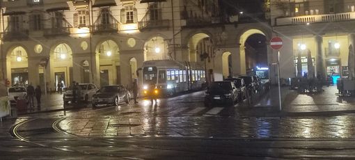 auto blocca tram auto blocca tram