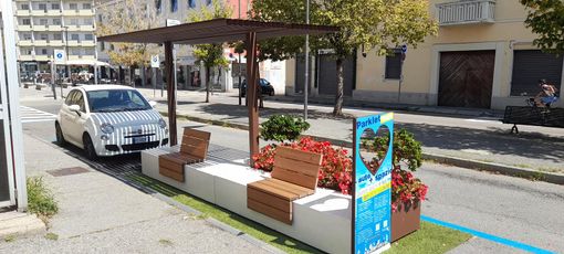 Il Parklet Tour arrivato a Venaria Reale, Giulivi: "Più spazio per i cittadini che usano la strada" Il Parklet Tour arrivato a Venaria Reale, Giulivi: "Più spazio per i cittadini che usano la strada"
