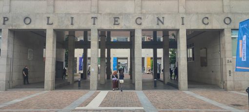 Cancelli aperti e lezioni in presenza al Politecnico occupato: torna la calma dopo un weekend di tensione Cancelli aperti e lezioni in presenza al Politecnico occupato: torna la calma dopo un weekend di tensione