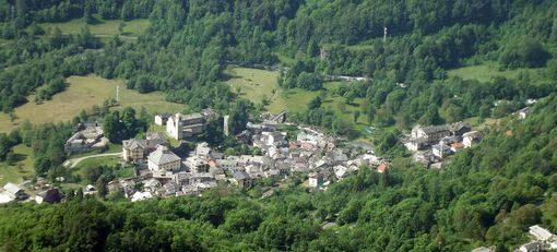 Lemie, piccolo paesino della Val di Lanzo trasformato nella cornice di un noir Lemie, piccolo paesino della Val di Lanzo trasformato nella cornice di un noir