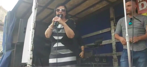 Rosanna della Torteria al "No paura day" a Torino: "Non riesco a rimanere in dittatura, lotto fino alla morte" Rosanna della Torteria al "No paura day" a Torino: "Non riesco a rimanere in dittatura, lotto fino alla morte"