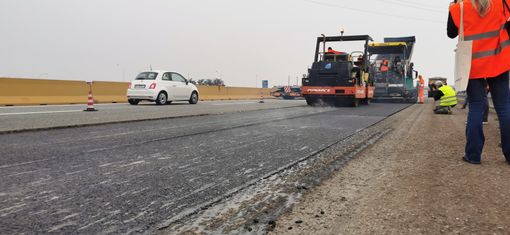asfaltatura strade - foto di archivio asfaltatura strade - foto di archivio