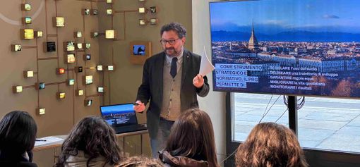 Le trasformazioni urbanistiche di Torino spiegate agli studenti dell’urban school di sciences po di Parigi