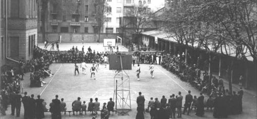 l'oratorio della Crocetta con il campo da basket l'oratorio della Crocetta con il campo da basket
