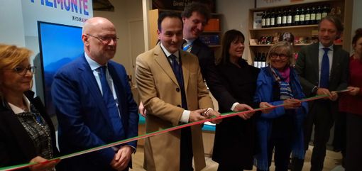 “Piemonte in your hands”: all’aeroporto di Caselle inaugurato il nuovo spazio di promozione turistica “Piemonte in your hands”: all’aeroporto di Caselle inaugurato il nuovo spazio di promozione turistica