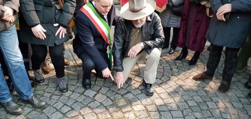 Collegno, per il 25 aprile sarà posta di nuovo la pietra d'inciampo rubata