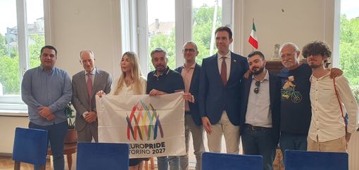 La delegazione torinese che parteciperà al Budapest Pride con l’ambasciatore