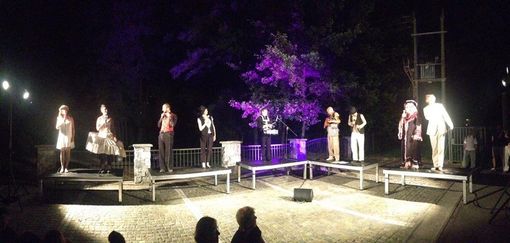 Accademia dei Folli: il Borgo vecchio di Bardonecchia diventa il Paese delle Meraviglie Accademia dei Folli: il Borgo vecchio di Bardonecchia diventa il Paese delle Meraviglie