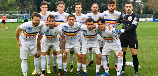 Real Querceta-Asdc Verbania 0-0: in campo contro la violenza sulle donne Real Querceta-Asdc Verbania 0-0: in campo contro la violenza sulle donne