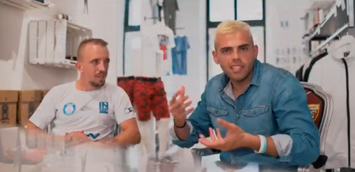 Insultato sui social perché somiglia a Ribery: ragazzo disabile sfida “leoni da tastiera” sul campo