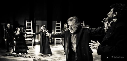 Il Borgo Medievale come il Globe: “Con Re Lear, portiamo sul Po il teatro elisabettiano” Il Borgo Medievale come il Globe: “Con Re Lear, portiamo sul Po il teatro elisabettiano”