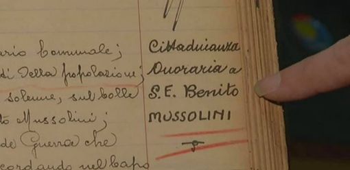 Nichelino toglie la cittadinanza ordinaria a Mussolini ed è polemica sui social Nichelino toglie la cittadinanza ordinaria a Mussolini ed è polemica sui social