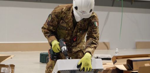 Coronavirus, alle Ogr arrivano i reparti Genio dell’aeronautica militare per l’allestimento dell'ospedale Covid
