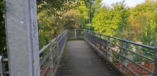 Sgomberata la capanna abusiva ai giardini Paracchi