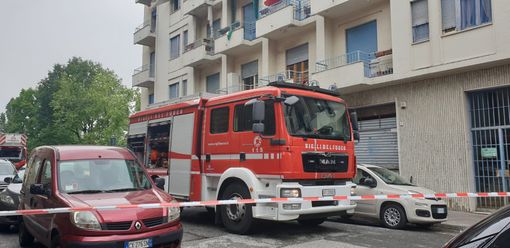 Incendio di via Rondissone, resta in condizioni disperate la bimba di otto mesi precipitata con la madre dal terzo piano
