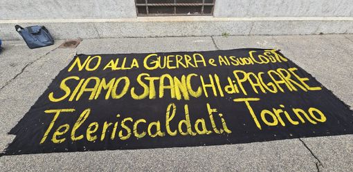 protesta con striscioni