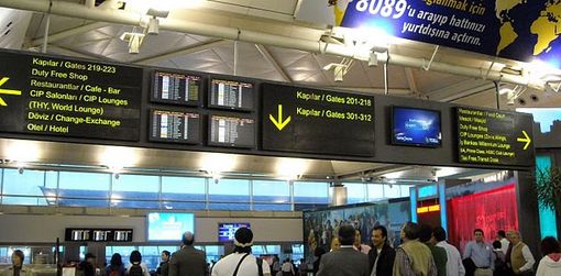 Allarme sicurezza all'aeroporto di Monaco di Baviera, l'odissea dei turisti torinesi (VIDEO)