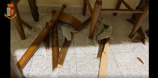 Aveva trasformato la vita della famiglia in un incubo: arrestato per maltrattamenti su moglie e figli [VIDEO]