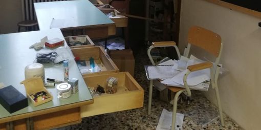Vanchiglietta, ladri in azione alla scuola primaria Muratori: "Colpita un'intera comunità" Vanchiglietta, ladri in azione alla scuola primaria Muratori: "Colpita un'intera comunità"