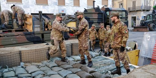 Bomba in via Nizza: l'esercito ha completato le opere di consolidamento. Domani la bonifica [FOTO e VIDEO]