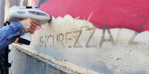 Gli studenti dell’Università di Torino restaurano il murale dedicato alle vittime del rogo alla Thyssen