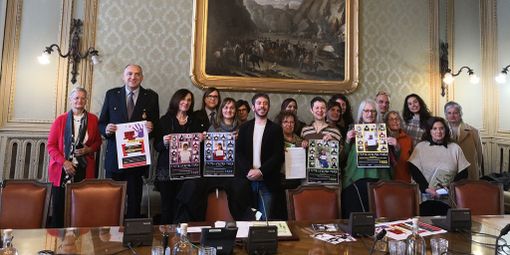 Alle 18 le fontane di piazza Cln si illuminano di arancio contro la violenza sulle donne: gli eventi della Città di Torino per il 25 novembre