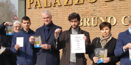 Sit-in di Forza Italia contro l'abolizione della prescrizione: "Il Paese ha bisogno di ministri seri" Sit-in di Forza Italia contro l'abolizione della prescrizione: "Il Paese ha bisogno di ministri seri"