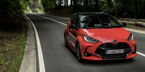 La nuova Yaris Hybrid, icona delle city car