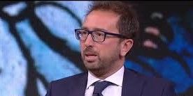 Detenuto in permesso arrestato dopo aver tentato di sgozzare la fidanzata, il ministro della Giustizia Bonafede dispone accertamenti