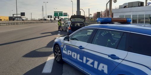 Coronavirus, controlli della polizia sulle autostrade piemontesi: 9 denunciati per violazione dei divieti Coronavirus, controlli della polizia sulle autostrade piemontesi: 9 denunciati per violazione dei divieti
