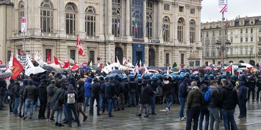 Un fotoreporter denuncia di essere stato aggredito da alcuni manifestanti dopo i disordini del Primo Maggio Un fotoreporter denuncia di essere stato aggredito da alcuni manifestanti dopo i disordini del Primo Maggio
