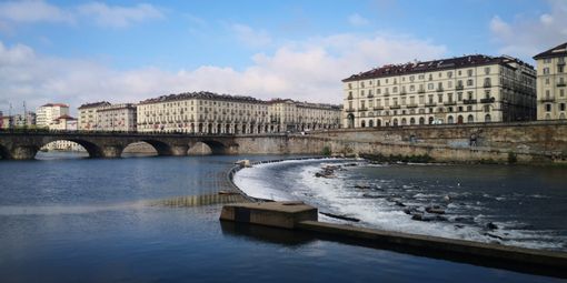 Fiume Po e lungo fiume Po Fiume Po e lungo fiume Po
