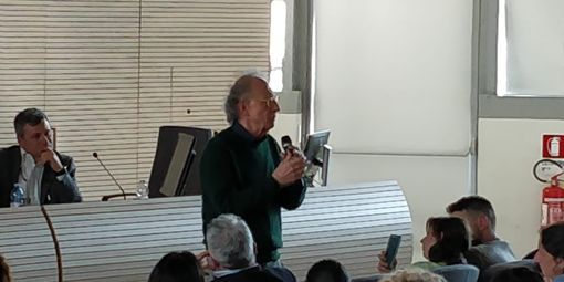 Gherardo Colombo agli studenti torinesi: “Se trattiamo male i detenuti non li recuperiamo” Gherardo Colombo agli studenti torinesi: “Se trattiamo male i detenuti non li recuperiamo”