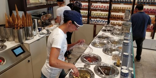 Chiudono le gelaterie Grom, la multinazionale Unilver punta sulla grande distribuzione Chiudono le gelaterie Grom, la multinazionale Unilver punta sulla grande distribuzione