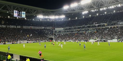 Coronavirus, i giocatori della Juve rinunciano agli stipendi da marzo a giugno: 90 milioni di euro risparmiati
