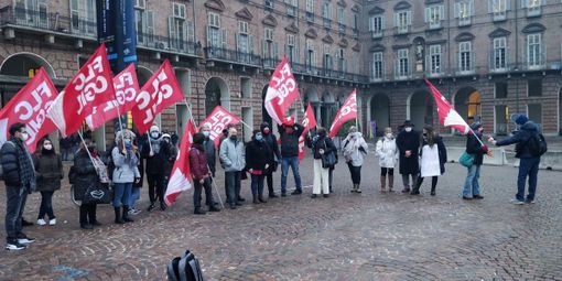 immagine della manifestazione di oggi in piazza Castello immagine della manifestazione di oggi in piazza Castello