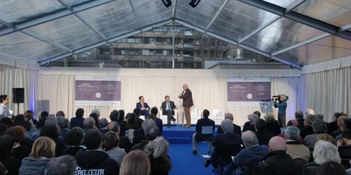 Allarme Coronavirus, Burioni a Torino: "Hiv conosciuto da anni ma ancora il vaccino non c'è" (VIDEO) Allarme Coronavirus, Burioni a Torino: "Hiv conosciuto da anni ma ancora il vaccino non c'è" (VIDEO)