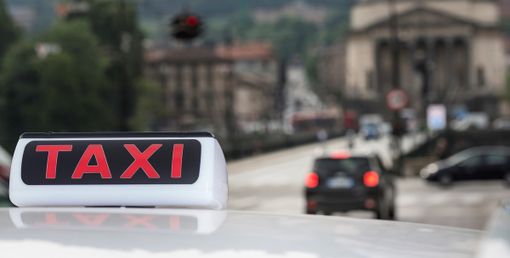 taxi in piazza Vittorio