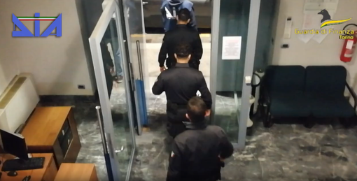 Uomini della Dia e della Finanza in azione