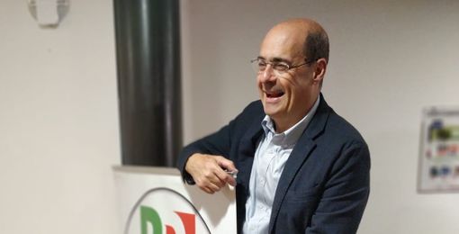 Zingaretti a Torino: "Difendete il Piemonte da chi sta distruggendo l'Italia"