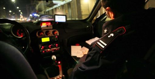 Rave di capodanno all'ex cartiera di Cirié, i carabinieri presidiano la zona invasa da migliaia di giovani