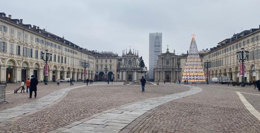 Le vie del centro di Torino semi-deserte a Natale 2020