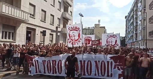 proteste di tifosi davanti al Filadelfia proteste di tifosi davanti al Filadelfia