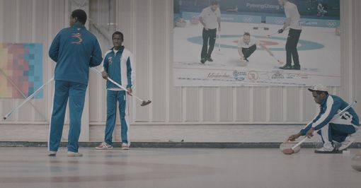 Sei migranti scoprono il curling e la loro storia apre “Glocal d’estate” Sei migranti scoprono il curling e la loro storia apre “Glocal d’estate”