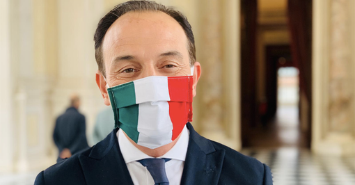 Covid, Cirio firma la nuova ordinanza: niente alcol dopo le 21, registro clienti nei ristoranti, chiusura notturna delle attività commerciali
